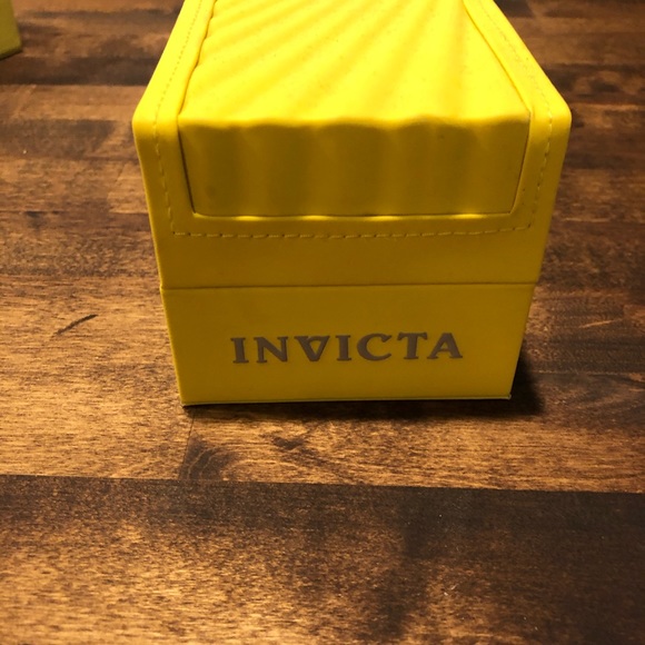 Men’s Stainless Steel Invicta Watch - Picture 7 of 7